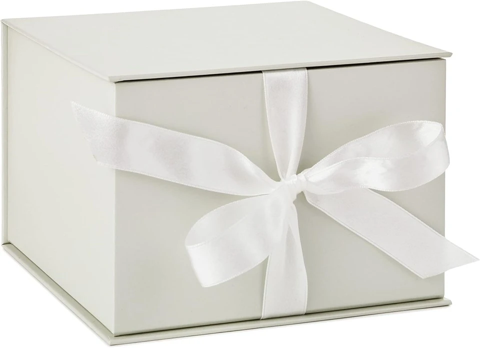 Custom Off-White Magnetic Ribbon Gift Box