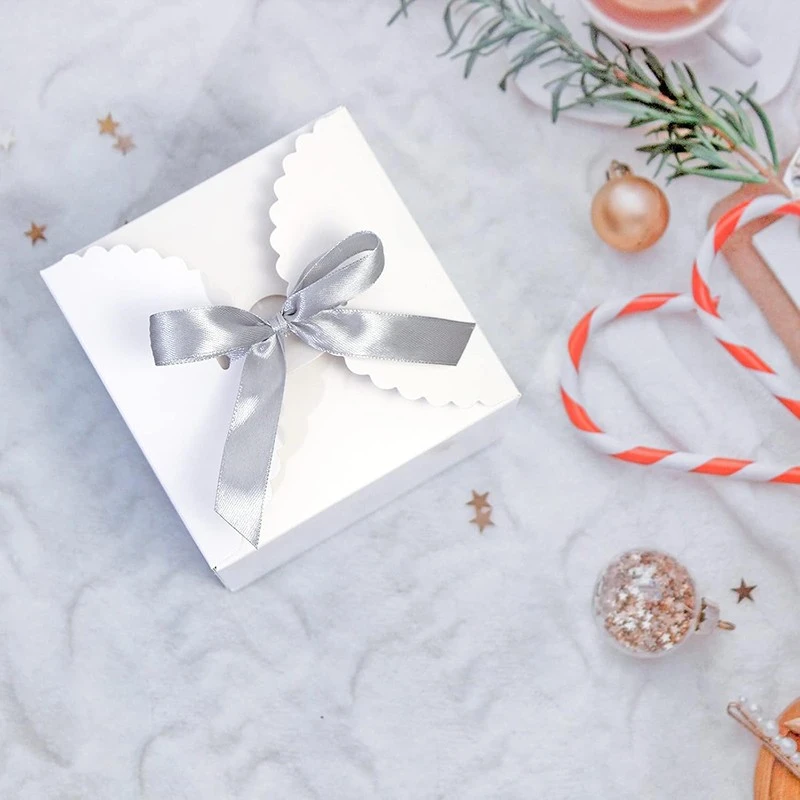 Custom Pure White Scalloped Gift Box With Silver Satin Ribbon factory
