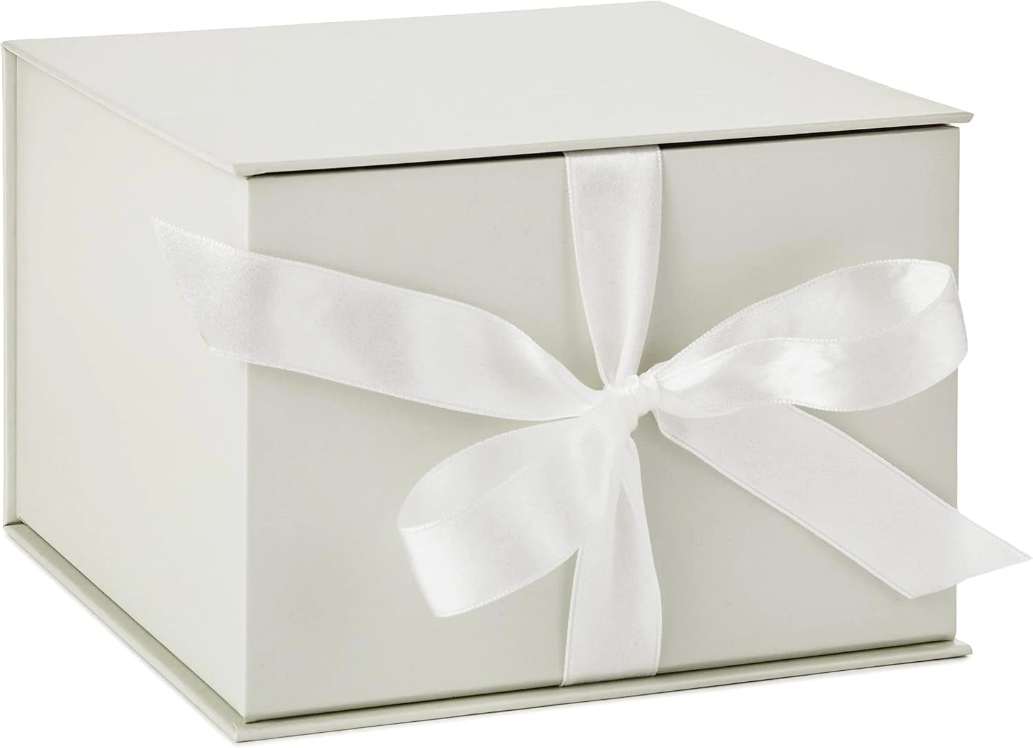 Custom Off-White Magnetic Ribbon Gift Box Custom Off-White Magnetic Ribbon Gift Box